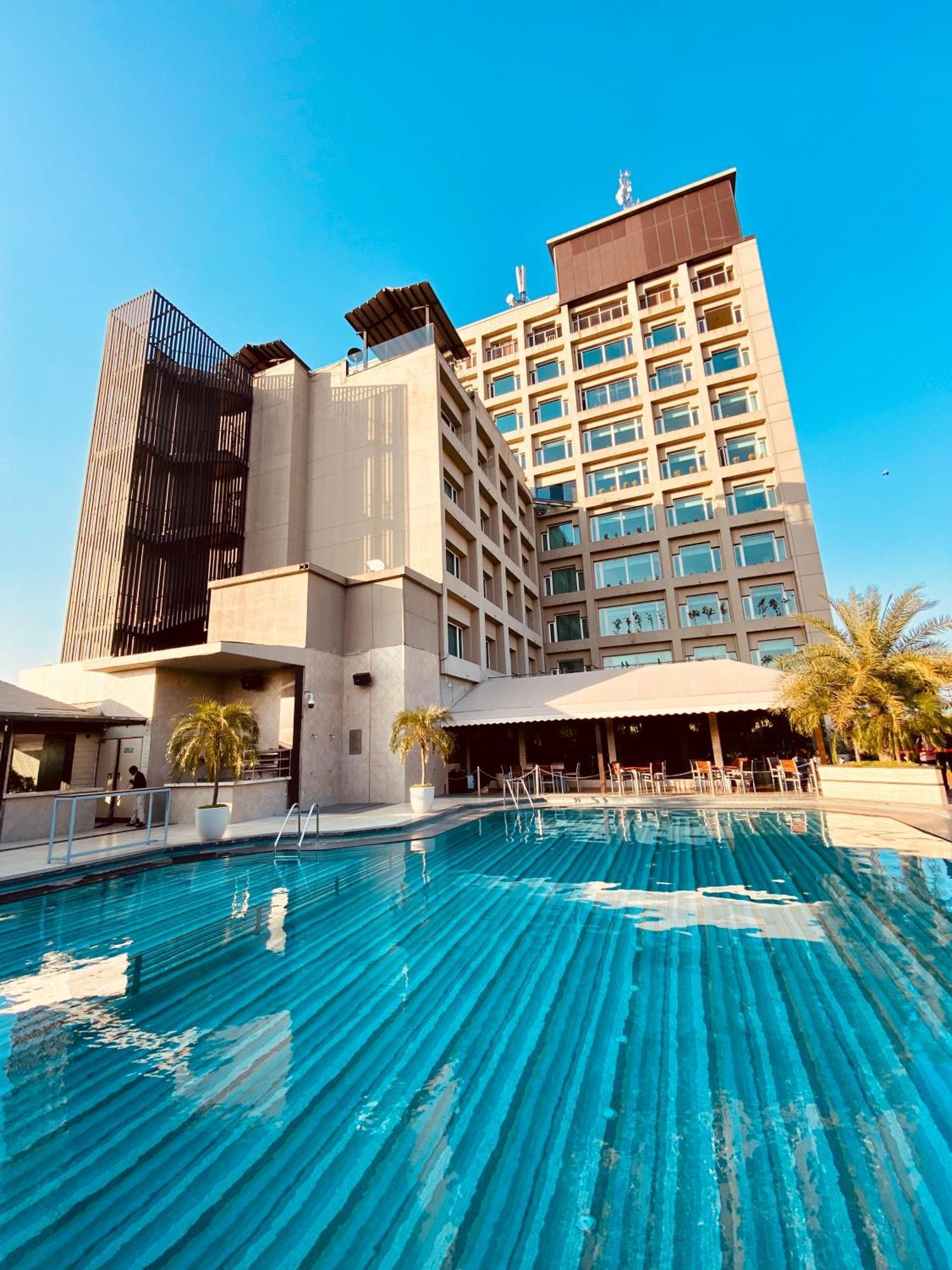 The Landmark Towers Kanpur Dış mekan fotoğraf
